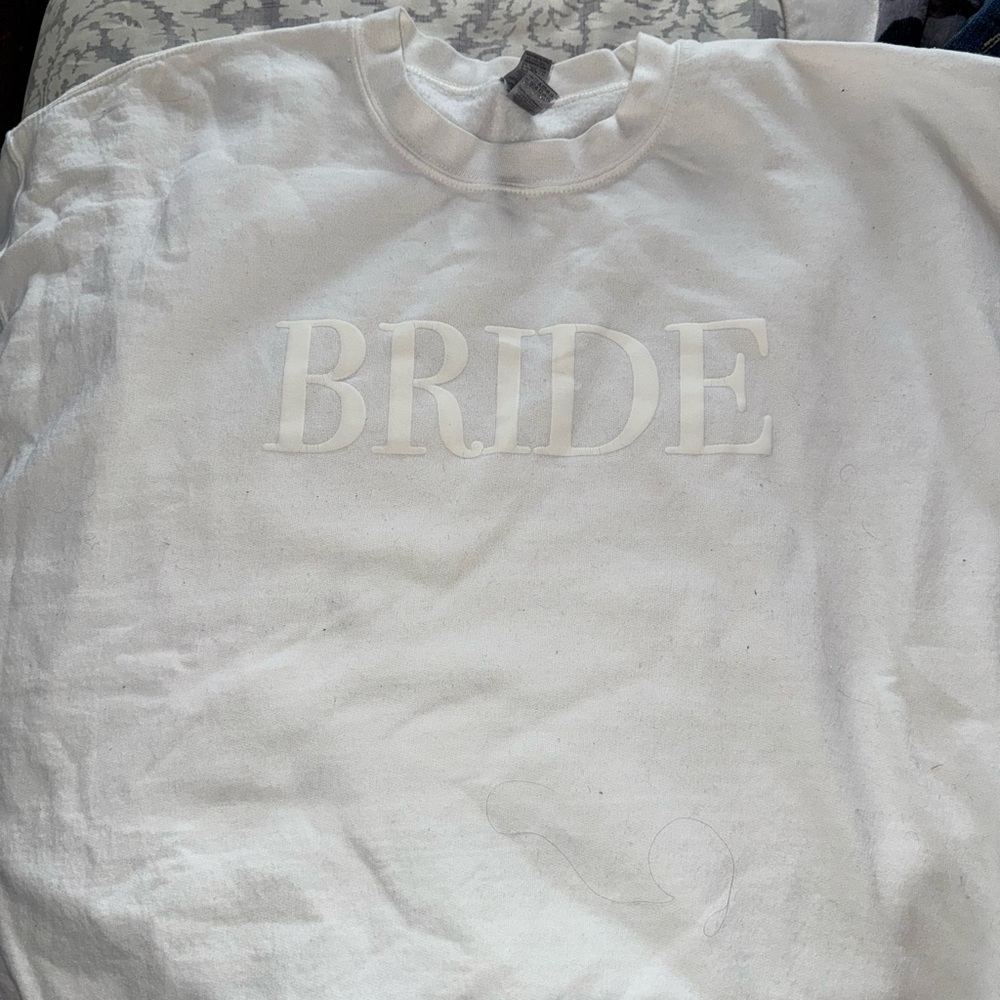 Gildan White Heavy Blend Sweatshirt